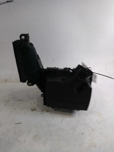 2017 Lincoln Mkz 2.0L VIN 9 8TH Digit Turbo Grad Used OEM Air Cleaner Assembly used OEM air cleaner assembly