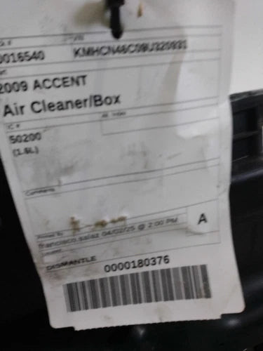 2009 Hyundai Accent 1.6 Used OEM Air Cleaner Assembly used OEM air cleaner assembly