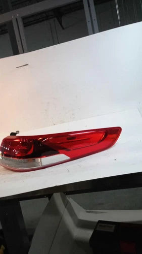 2017 Kia Optima Ex LED Quarter Panel Mounte Used OEM Right Tail Light Assembly used OEM tail light assembly