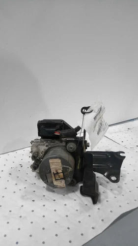 2014 Nissan Pathfinder 3.5L 6 Cy Used OEM ABS Pump and Motor Assembly used OEM ABS pump and module assembly