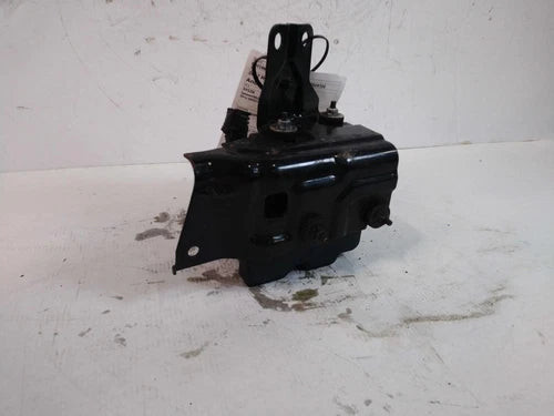 2017 Nissan Rogue 2.5L VIN K 1ST Used OEM ABS Pump and Motor Assembly used OEM ABS pump and module assembly