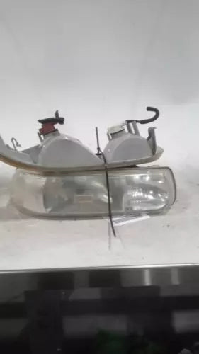 2003 Chevrolet Tahoe Headlight Right Green SUV Z71 Used OEM Headlights used OEM headlight assembly