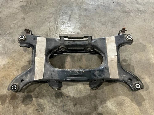 12-19 LAND ROVER RANGE EVOQUE AWD REAR SUBFRAME CROSSMEMBER CRADLE, OEM LOT039 used OEM rear subframe and crossmember