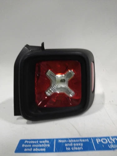 2018 Jeep Renegade Inner Dark Gray Be Used OEM Right Inner Tail Light Assembly used OEM tail light assembly