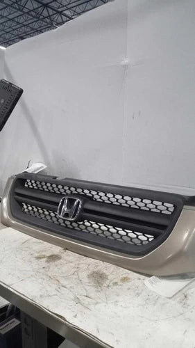 2005 Honda Pilot Ex Front Used OEM Front Grille used OEM grille