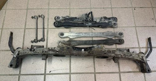 2005 Mini Cooper hard top rear back suspension crossmember sub frame bracket OEM used OEM subframe bracket and support
