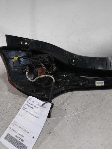 2019 Hyundai Veloster Quarter Panel Mounted Used OEM Right Tail Light Assembly used OEM tail light assembly