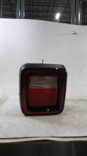 2021 Jeep Wrangler VIN X 6TH Digit Jl Body Used OEM Right Tail Light Assembly used OEM tail light assembly