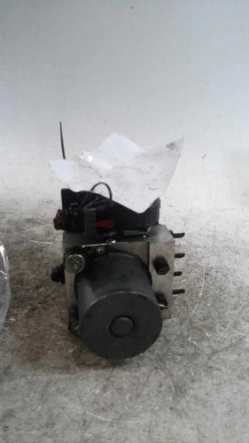 2006 Audi A4 Sdn AWD Quattr Used OEM ABS Pump and Motor Assembly used OEM ABS pump and module assembly