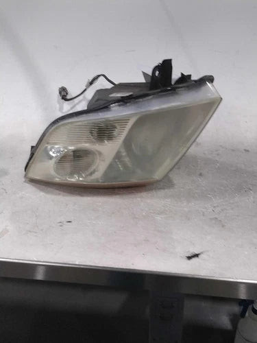 2008 Nissan Sentra 2.0L Right Used OEM Right Headlight Assembly used OEM headlight assembly