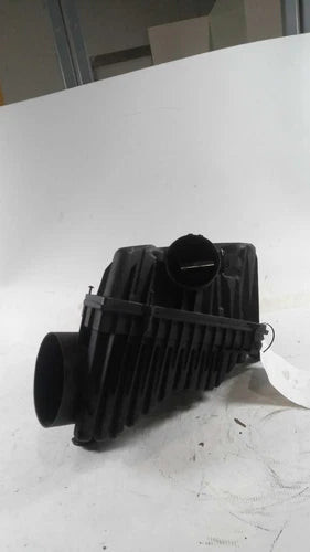 2018 Cadillac XT5 3.6 Used OEM Air Cleaner Assembly used OEM air cleaner assembly