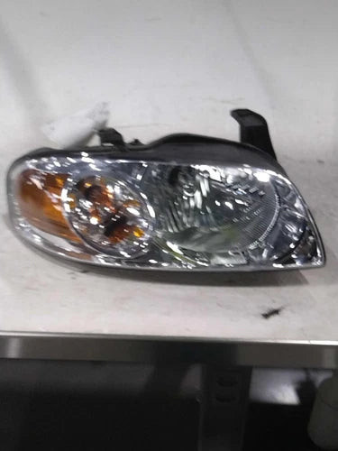 2006 Nissan Sentra Se-R R. Right Used OEM Right Headlight Assembly used OEM headlight assembly
