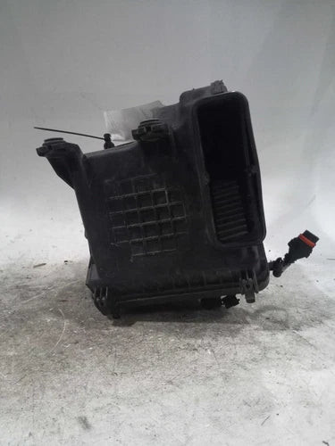 2016 Kia Cadenza 3.3 Used OEM Air Cleaner Assembly used OEM air cleaner assembly