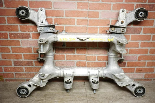 2011-2016 BMW 535I XDRIVE F10 SEDAN 3.0L GAS REAR AXLE SUBFRAME CROSSMEMBER OEM used OEM rear subframe and crossmember