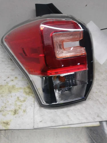 2017 Subaru Forester Left Used OEM Left Tail Light Assembly used OEM tail light assembly
