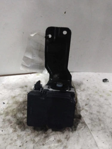 2020 Hyundai Elantra White ABS Pump & Motor 53000 Miles Used OEM ABS Pumps & Modules used OEM ABS pump and module assembly