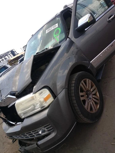 2010 Lincoln Navigator Power Signal-Flash Heat and Used OEM Right Door Mirror used OEM door mirror