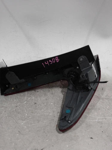 2017 Honda CR-V Quarter Mounted Right Used OEM Right Tail Light Assembly used OEM tail light assembly