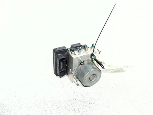 2020 Nissan Rogue 2.5L VIN K 1ST Used OEM ABS Pump and Motor Assembly used OEM ABS pump and module assembly