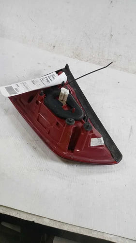 2019 Kia Niro Incandescent Liftgate Mounted Used OEM Right Tail Light Assembly used OEM tail light assembly