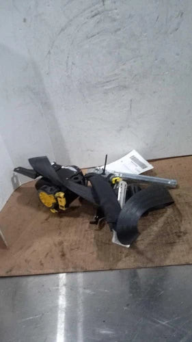 2017 Subaru Impreza Passenger Retractor F Used OEM Front Right Seat Belt Front used OEM seat belt