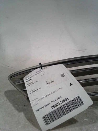 2004 Lexus ES330 Upper Thru 5/04 Upper Used OEM Upper Grille used OEM grille