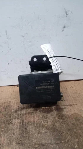 2017 Hyundai Santa Fe Actuator and Pump A Used OEM ABS Pump and Motor Assembly used OEM ABS pump and module assembly