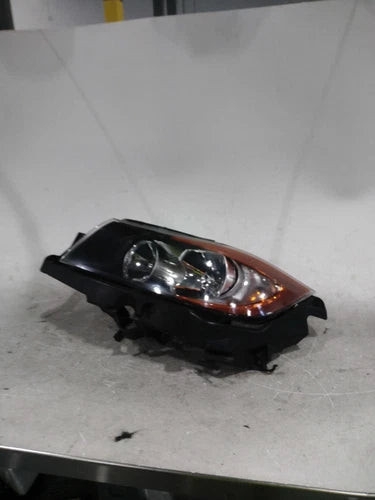 2006 BMW 325I Sdn W/O Xenon L. Left Used OEM Left Headlight Assembly used OEM headlight assembly
