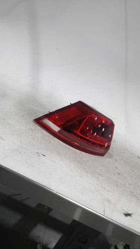 2016 Volkswagen Golf Sw Quarter Mounted Left Used OEM Left Tail Light Assembly used OEM tail light assembly