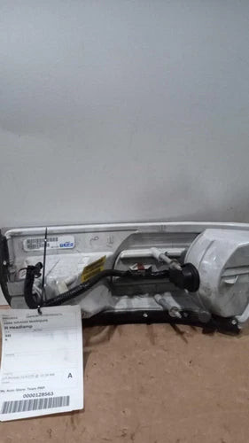 2006 Mercury Grand Marquis Right Used OEM Right Headlight Assembly used OEM headlight assembly