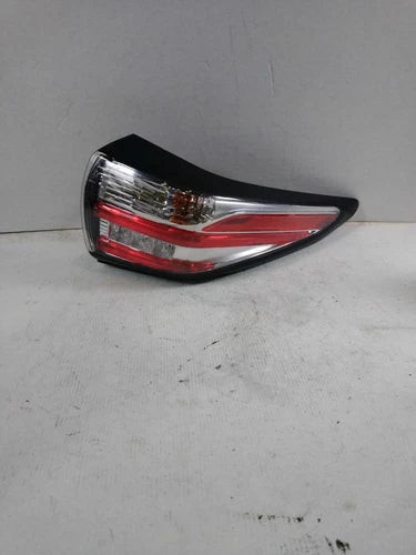 2015 Nissan Murano Liftgate Mounted Right G Used OEM Right Tail Light Assembly used OEM tail light assembly