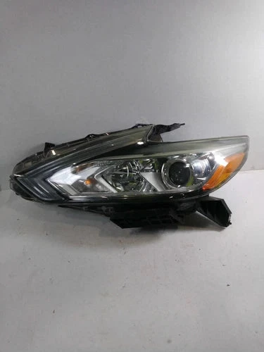 2016 Nissan Altima Sdn Halogen Chrome Housing Used OEM Left Headlight Assembly used OEM headlight assembly