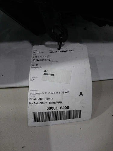 2011 Nissan Rogue Halogen Right Used OEM Right Headlight Assembly used OEM headlight assembly