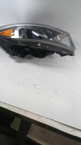 2018 Kia Sedona Halogen Projector W/O LED AC Used OEM Right Headlight Assembly used OEM headlight assembly