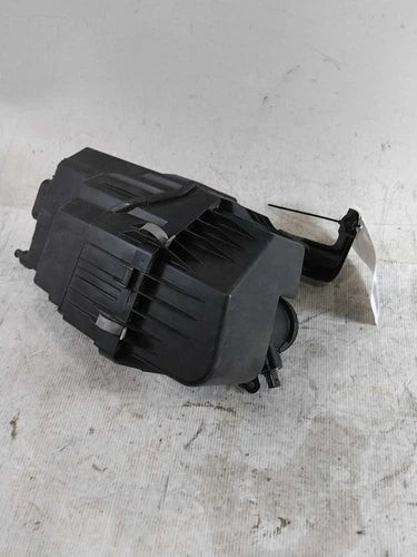 2021 Nissan Rogue Used OEM Air Cleaner Assembly used OEM air cleaner assembly