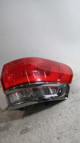 2015 Jeep Grand Cherokee Quarter Panel Moun Used OEM Right Tail Light Assembly used OEM tail light assembly