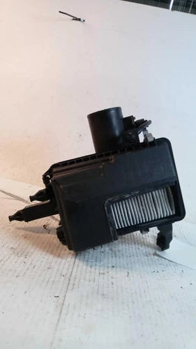 2015 Nissan Rogue QR25DE 2.5L VIN 5 1ST Digit US Used OEM Air Cleaner Assembly used OEM air cleaner assembly