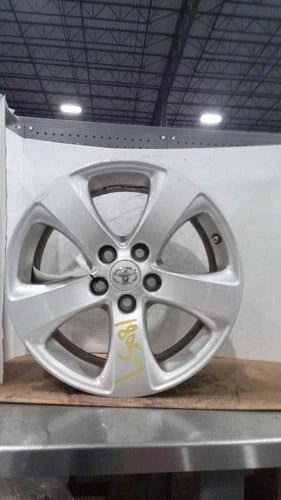 2016 Toyota Sienna 17X7 Alloy 5 Spoke Used OEM Wheel used OEM wheel