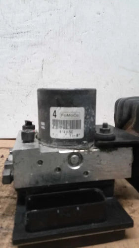 2016 Ford Expedition 4X4 Used OEM ABS Pump and Motor Assembly used OEM ABS pump and module assembly