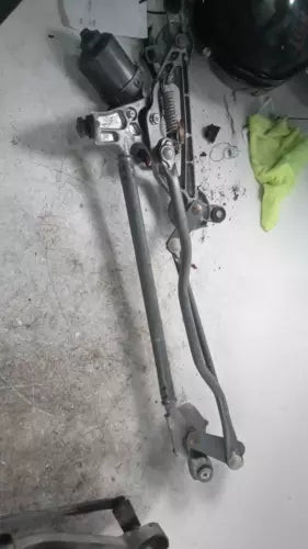 2010 Lexus HS250H Prius Plug-in VIN Dp 7 Used OEM Windshield Wiper Motor used OEM wiper motor