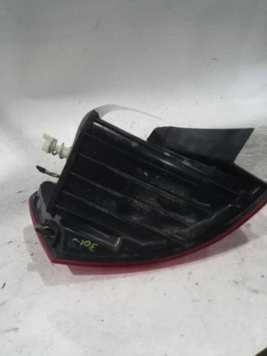 2015 Vw Jetta Right White 4DR Sedan Used OEM Tail Lights used OEM tail light assembly