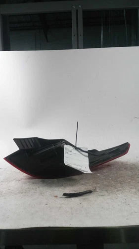 2013 Kia Optima Ex Lid Mounted L. Left Used OEM Left Tail Light Assembly used OEM tail light assembly