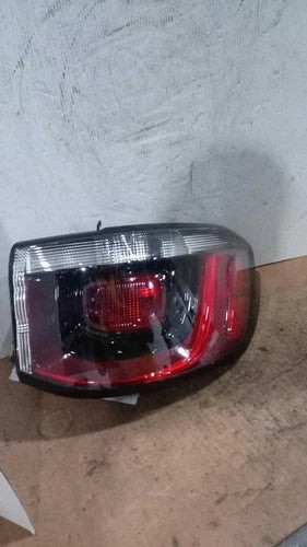 2024 Jeep Compass Incandescent Quarter Pane Used OEM Right Tail Light Assembly used OEM tail light assembly