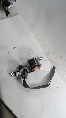 2017 Toyota Sienna Bucket Driver Retractor Used OEM Front Left Seat Belt Front used OEM seat belt