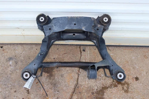 2009-2016 BMW Z4 SDRIVE28I E89 REAR SUSPENSION CROSSMEMBER SUBFRAME OEM used OEM rear subframe and crossmember