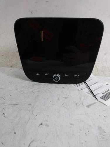 2018 Chevrolet Equinox Display and Used OEM Front Center Infotainment Display used OEM infotainment display