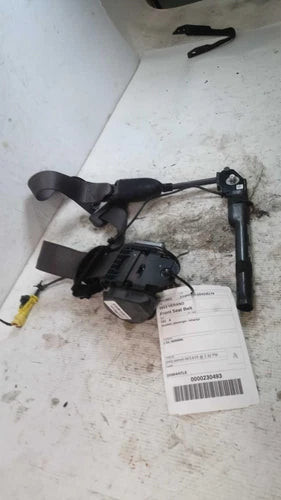 2013 Buick Verano Bucket Passenger Retrac Used OEM Front Right Seat Belt Front used OEM seat belt