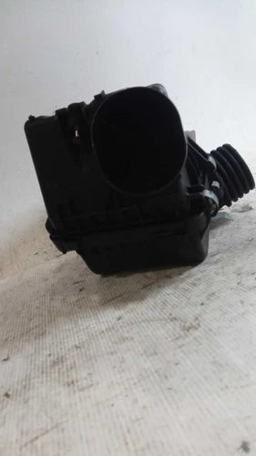 2015 Honda Civic 1.8L AT CVT Used OEM Air Cleaner Assembly used OEM air cleaner assembly