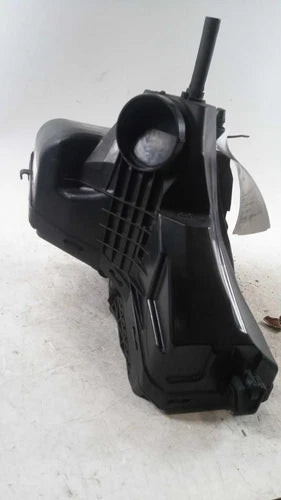 2017 Audi Q5 2.0 Used OEM Air Cleaner Assembly used OEM air cleaner assembly