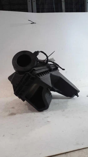 2023 Chevrolet Malibu VIN Z 4TH Digit New Style Used OEM Air Cleaner Assembly used OEM air cleaner assembly
